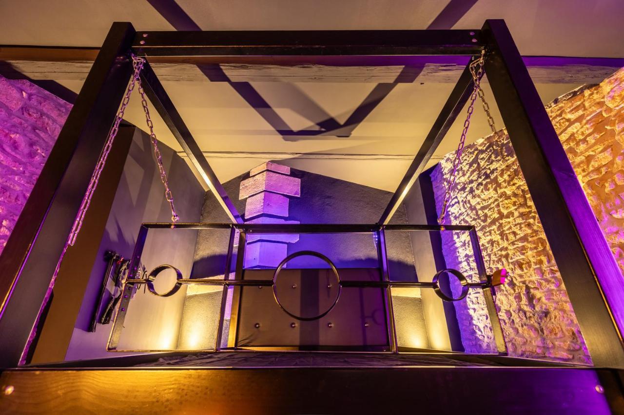 Cherie Cherry - Romantic And Bdsm House Briey Kültér fotó