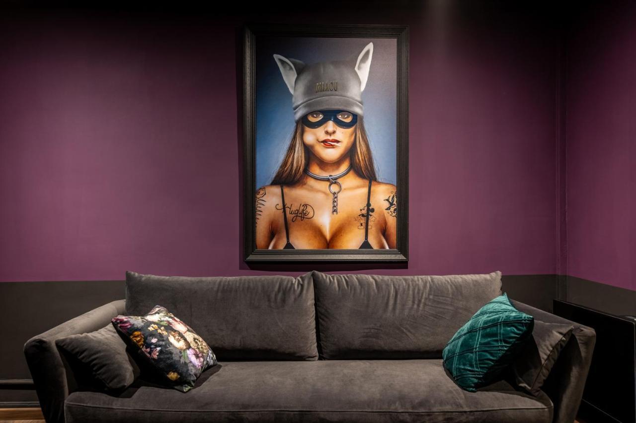 Cherie Cherry - Romantic And Bdsm House Briey Kültér fotó