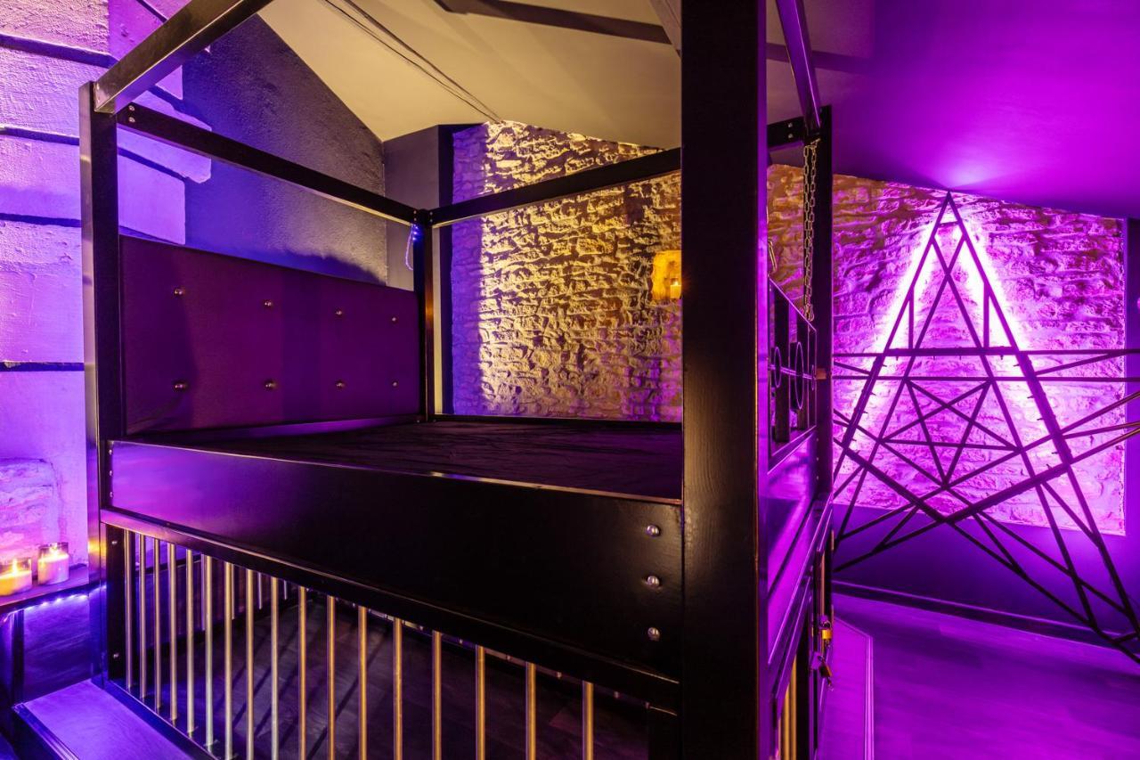 Cherie Cherry - Romantic And Bdsm House Briey Kültér fotó