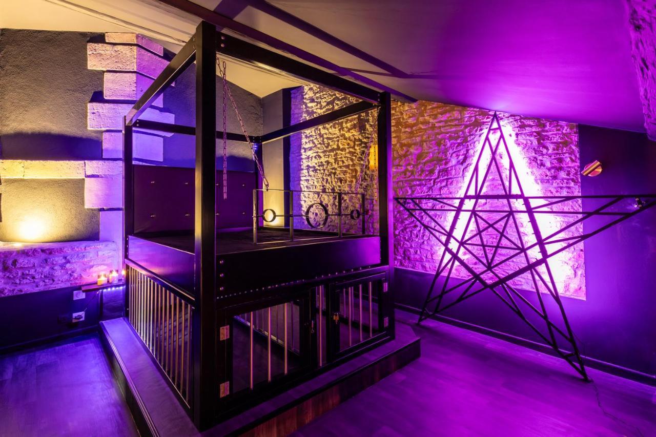 Cherie Cherry - Romantic And Bdsm House Briey Kültér fotó