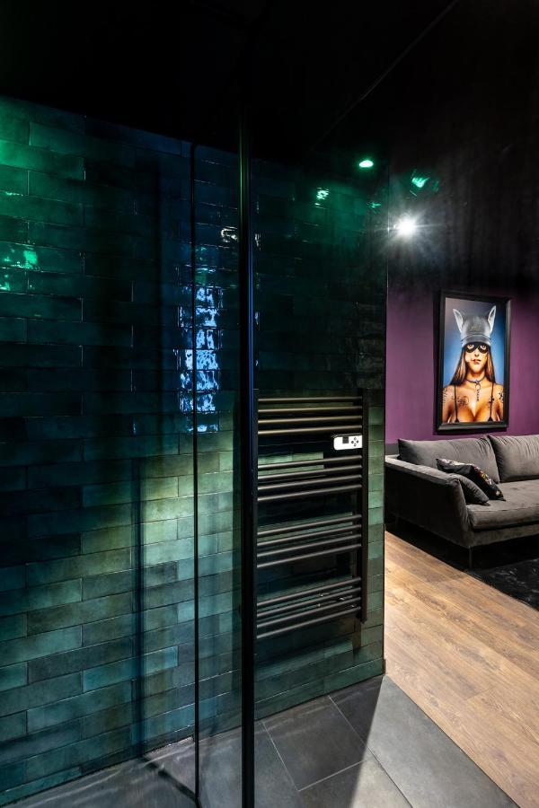 Cherie Cherry - Romantic And Bdsm House Briey Kültér fotó