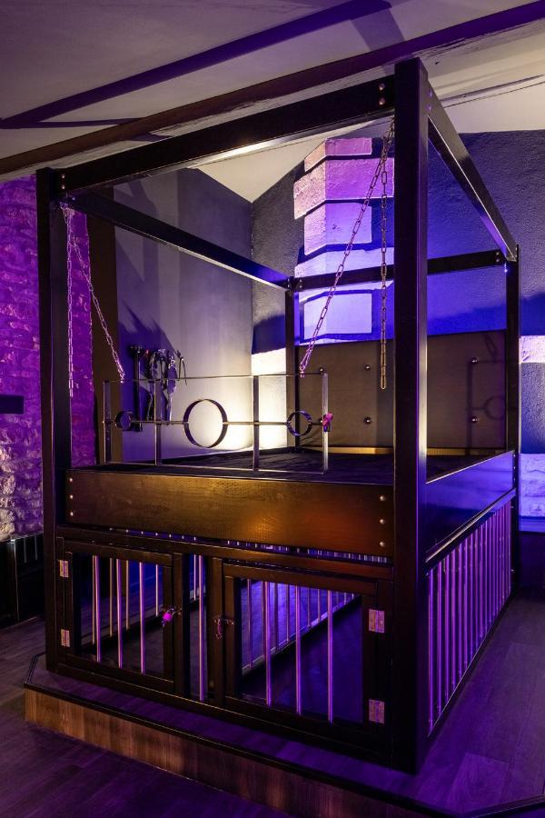 Cherie Cherry - Romantic And Bdsm House Briey Kültér fotó